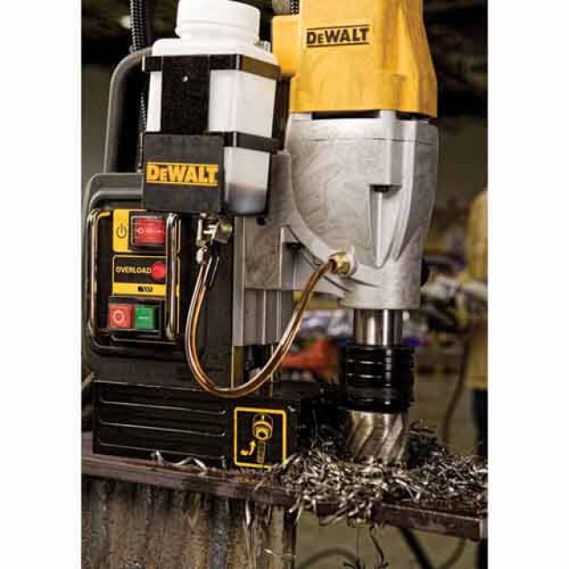 Сверлильный станок на магнитном основании DeWalt DWE1622K Сверлильный станок на магнитном основании DeWalt DWE1622K